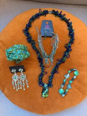 Turquoise Beaded Jewelry Set
